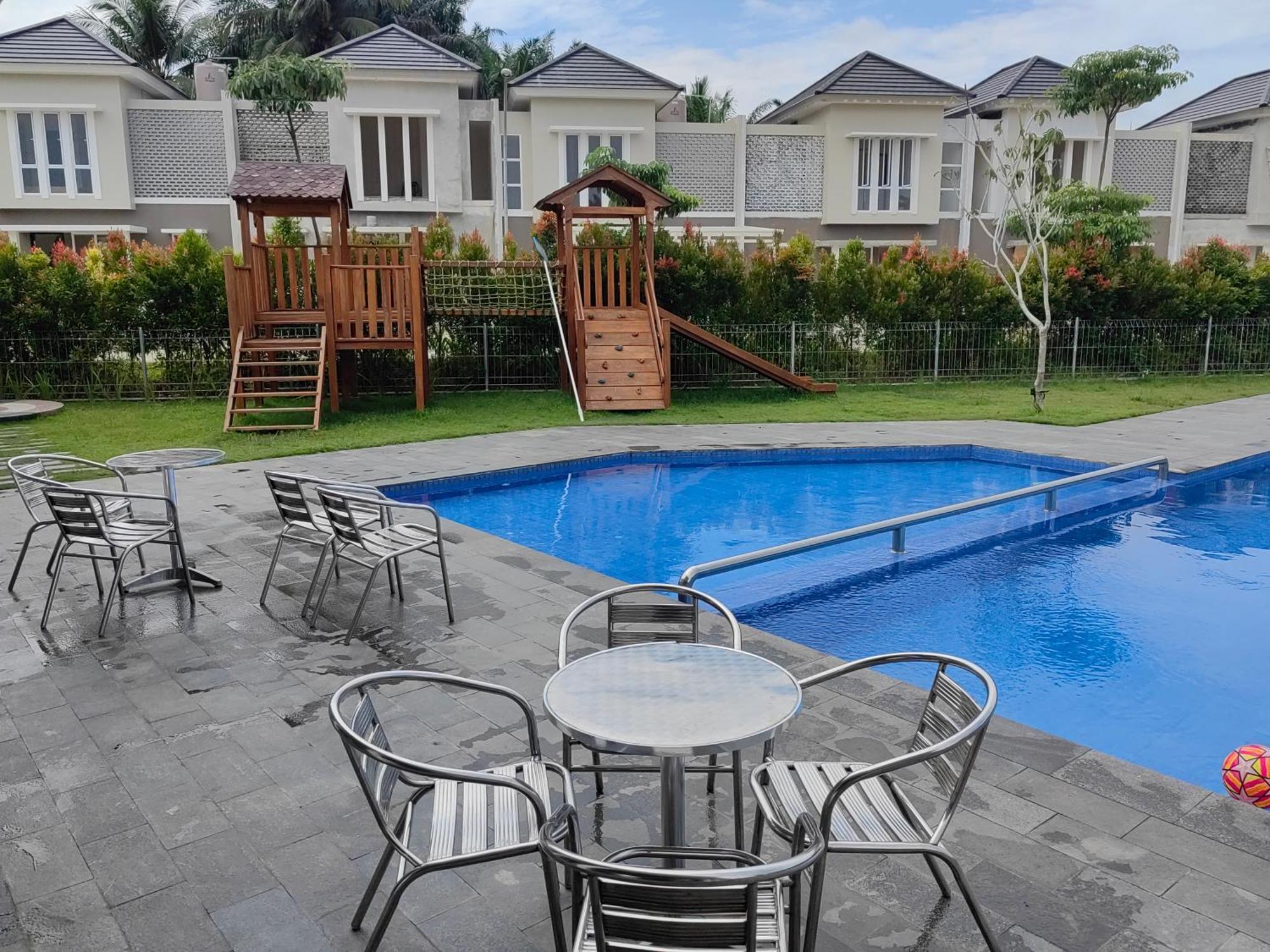 Villa Sweet Tenayan Staycation Near Mall Sudirman Whole House *