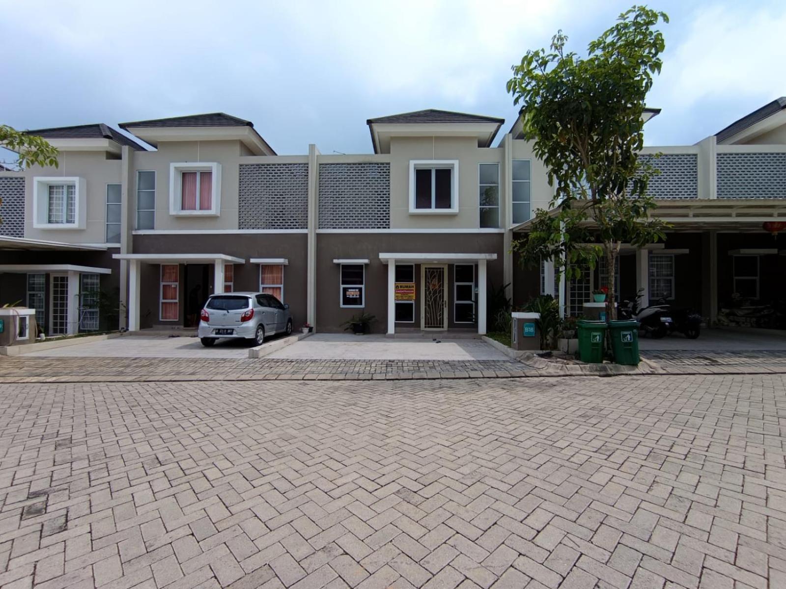 Sweet Tenayan Staycation Near Mall Sudirman Whole House Villa *